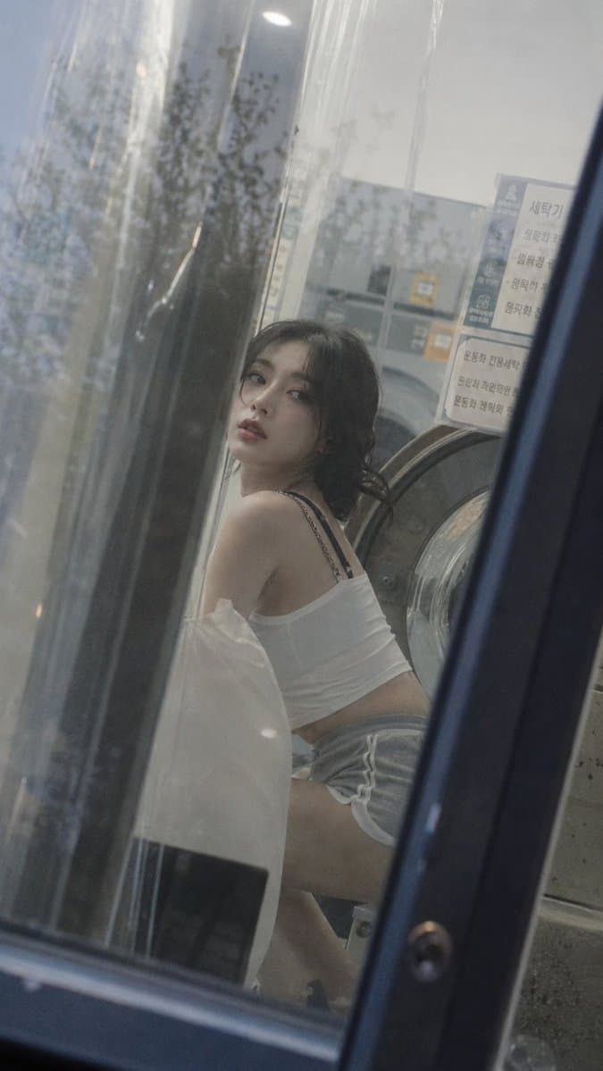 VibeShot Variable Pools for Ten Korean Candid Shots